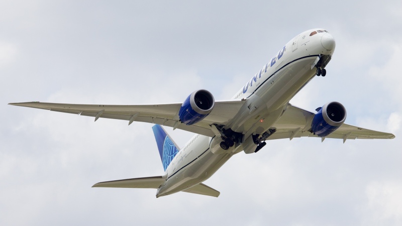 Photo of N25982 - United Airlines Boeing 787-9 at IAH on AeroXplorer Aviation Database