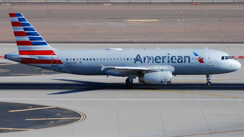 Photo of N665AW - American Airlines Airbus A320 at PHX on AeroXplorer Aviation Database