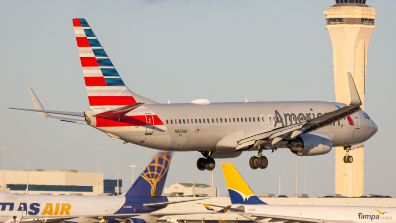 Photo of N804NN - American Airlines Boeing 737-800 at MIA on AeroXplorer Aviation Database