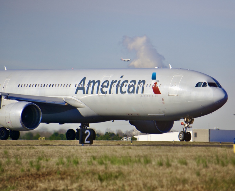 Photo of N277AY - American Airlines Airbus A330-300 at Clt on AeroXplorer Aviation Database