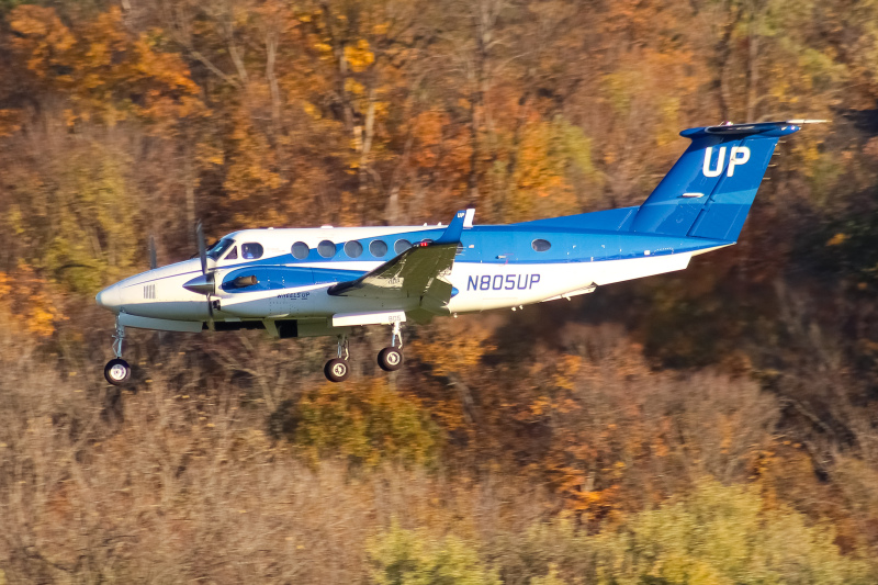 Photo of N805UP - Wheels Up Beechcraft King Air 350 at LUK on AeroXplorer Aviation Database