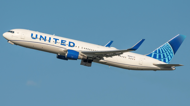 Photo of N664UA - United Airlines Boeing 767-300ER at IAD on AeroXplorer Aviation Database