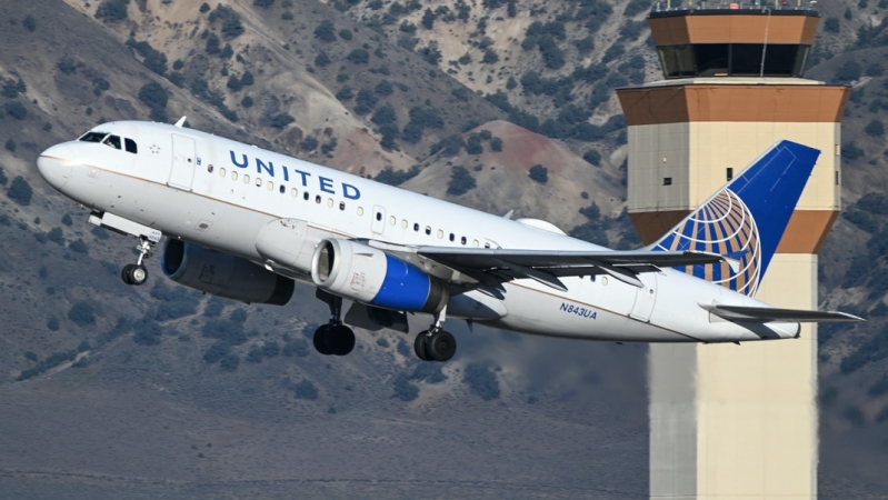 Photo of N843UA - United Airlines Airbus A319-131 at RNO on AeroXplorer Aviation Database