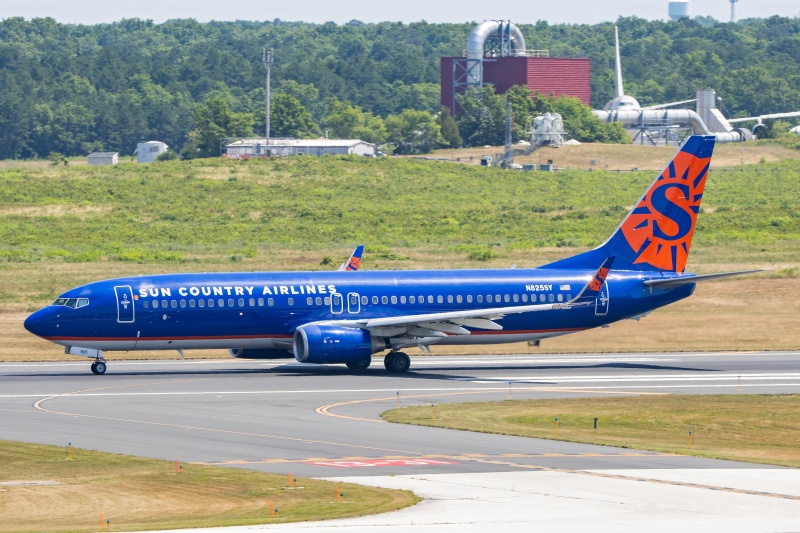 Photo of N825SY - Sun Country Airlines Boeing 737-800 at ACY on AeroXplorer Aviation Database