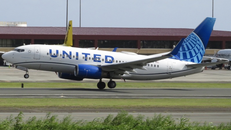 Photo of N21723 - United Airlines Boeing 737-700 at STT on AeroXplorer Aviation Database