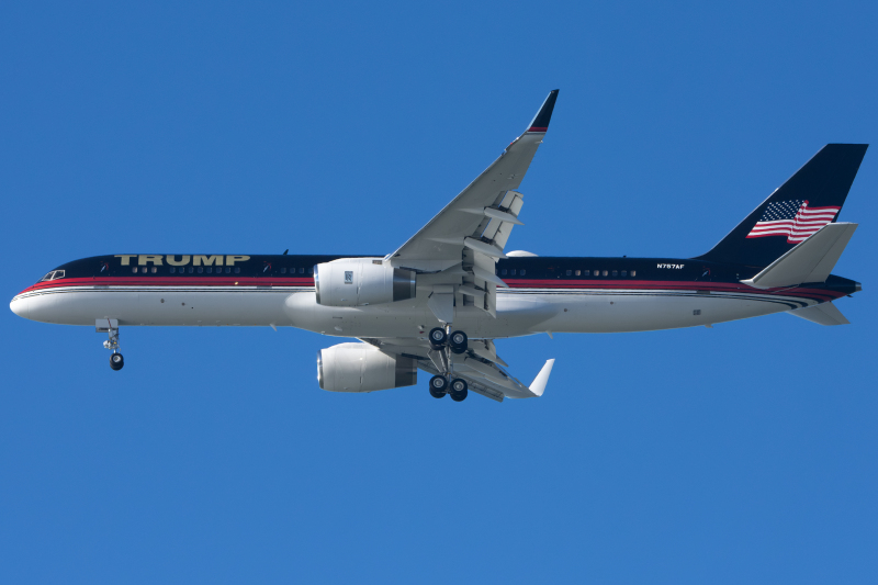 Photo of N757AF - PRIVATE Boeing 757-200 at SFO on AeroXplorer Aviation Database