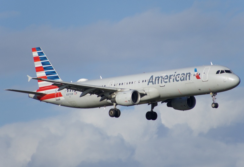 Photo of N197UW - American Airlines Airbus A321-200 at MCO on AeroXplorer Aviation Database