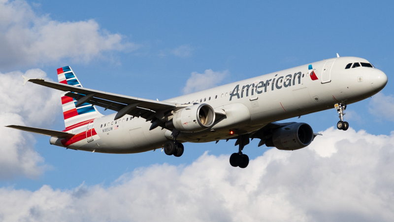 Photo of N185UW - American Airlines Airbus A321-200 at TPA on AeroXplorer Aviation Database