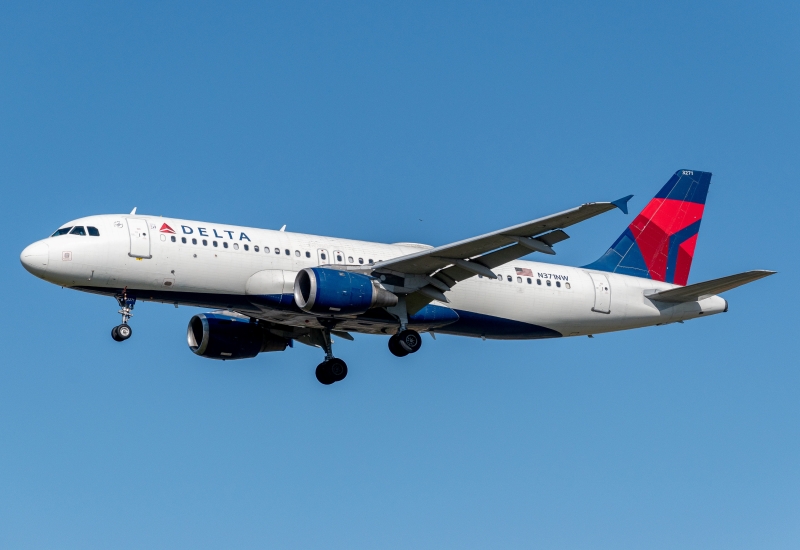 Photo of N371NW - Delta Airlines Airbus A320 at FLL on AeroXplorer Aviation Database
