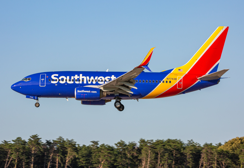 Photo of N7743B - Southwest Airlines Boeing 737-700 at BWI on AeroXplorer Aviation Database