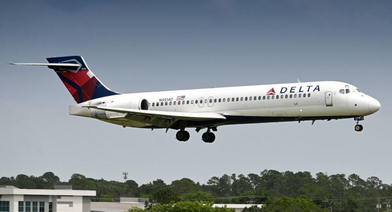 Photo of N951AT - Delta Airlines Boeing 717-200 at DAB on AeroXplorer Aviation Database