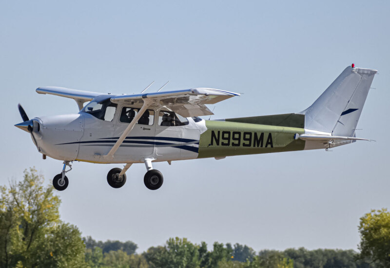 Photo of N999MA - PRIVATE Cessna 172 at LMO on AeroXplorer Aviation Database