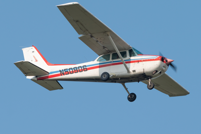 Photo of N50906 - PRIVATE Cessna 172 at IAD on AeroXplorer Aviation Database