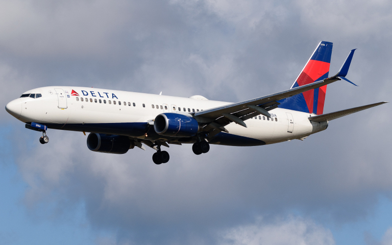 Photo of N374DA - Delta Airlines Boeing 737-800 at TPA on AeroXplorer Aviation Database