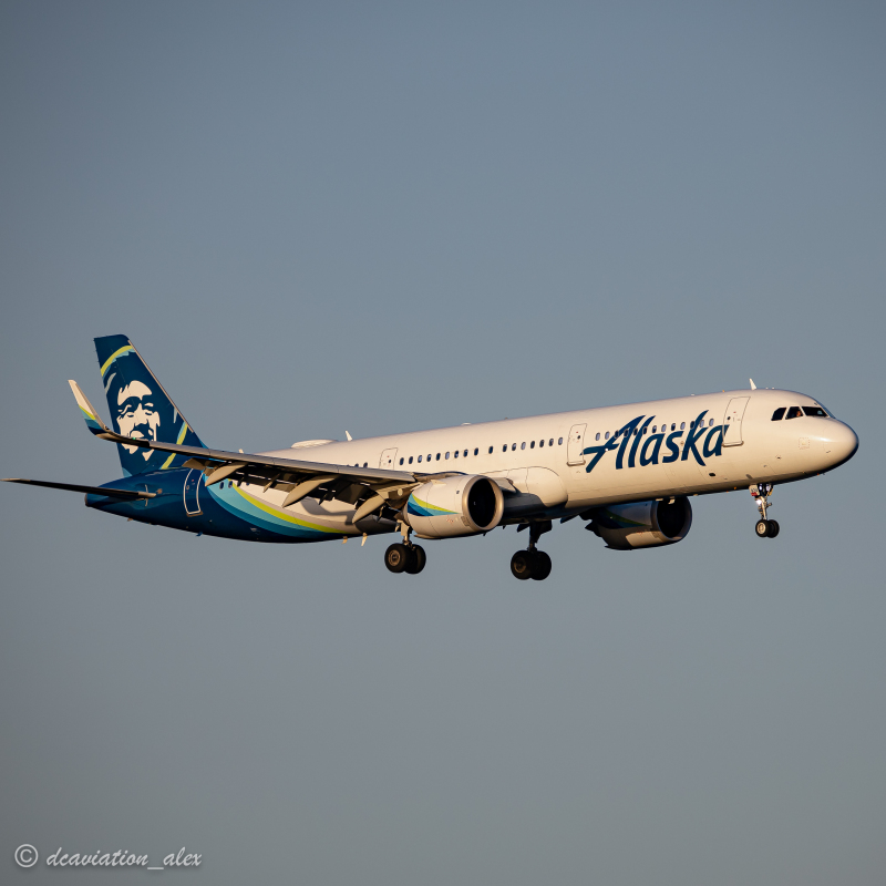 Photo of N924VA - Alaska Airlines A321-253N at MCO on AeroXplorer Aviation Database