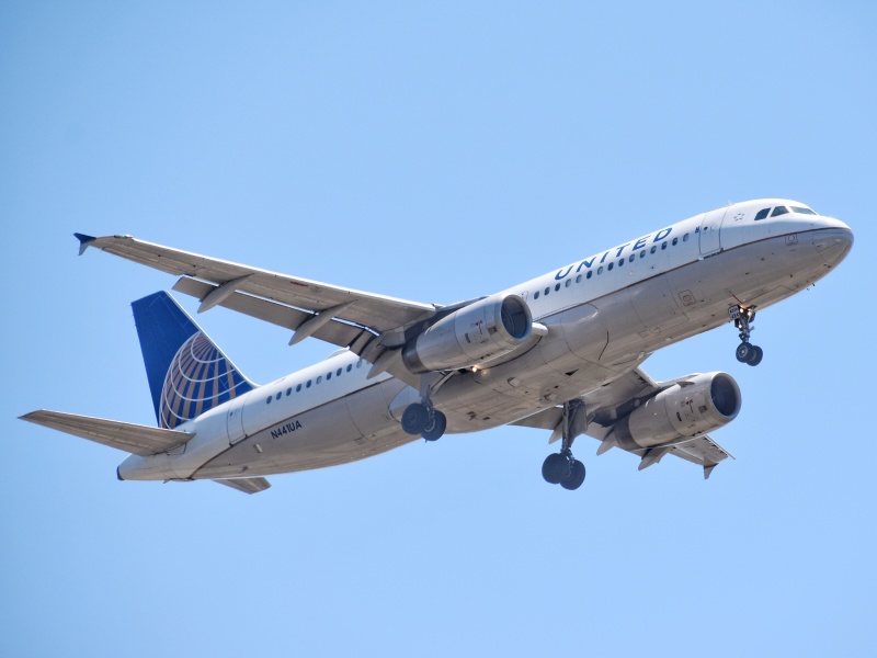 Photo of N441UA - United Airlines  Airbus A320 at SAN on AeroXplorer Aviation Database