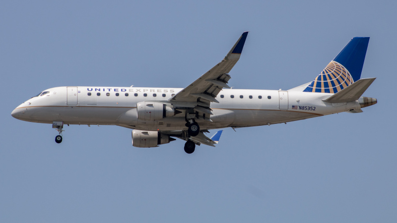 Photo of N85352 - United Airlines Embraer E175 at BWI on AeroXplorer Aviation Database