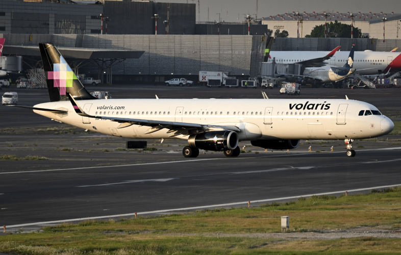 Photo of XA-VRB - Volaris Airbus A321-200 at MEX on AeroXplorer Aviation Database