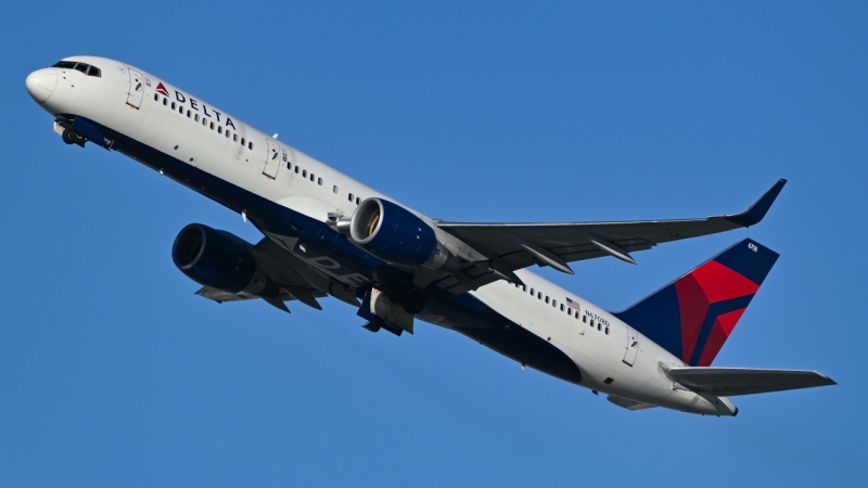 Photo of N6708D - Delta Airlines Boeing 757-200 at LAX on AeroXplorer Aviation Database