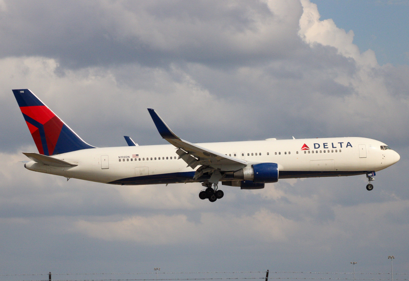 Photo of N198DN - Delta Airlines Boeing 767-300ER at MCO on AeroXplorer Aviation Database