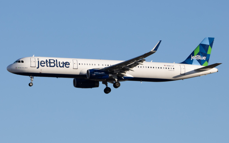Photo of N987JT - JetBlue Airways Airbus A321-200 at EWR on AeroXplorer Aviation Database