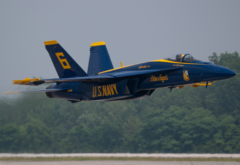 Photo of 165661 - Blue Angels Boeing F/A-18E/F Super Hornet at KLCK on AeroXplorer Aviation Database