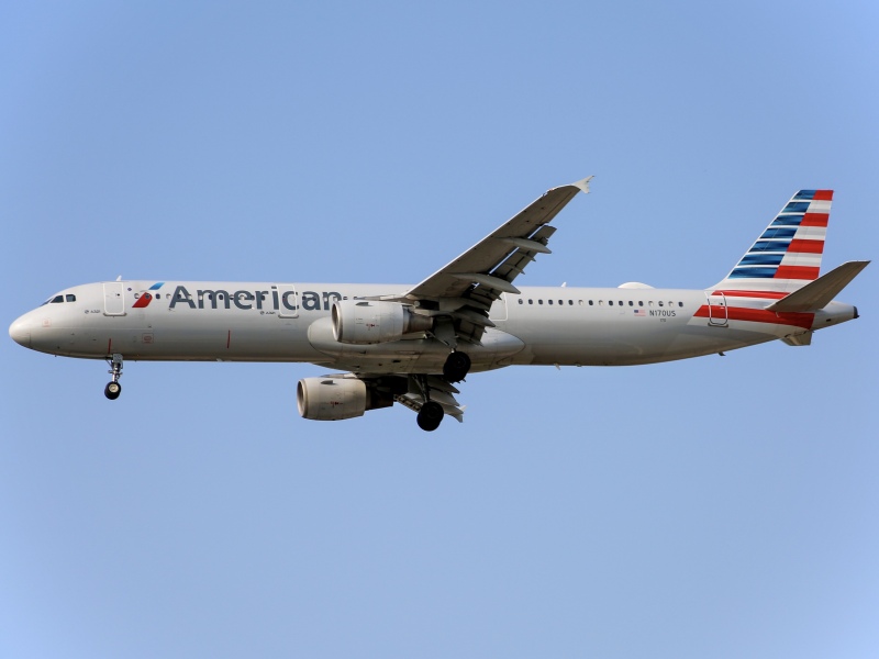 Photo of N170US - American Airlines Airbus A321-200 at BWI on AeroXplorer Aviation Database