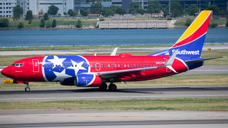 Photo of N922WN - Southwest Boeing 737-700 at DCA on AeroXplorer Aviation Database