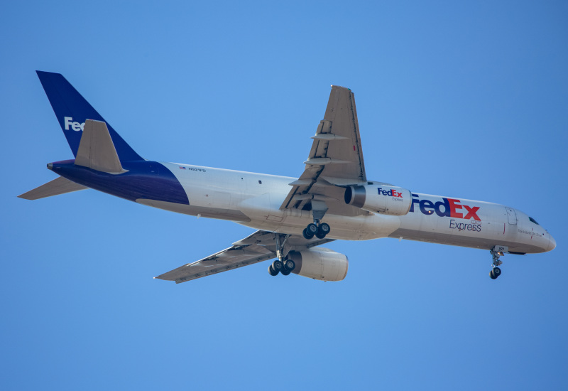 Photo of N921FD - FedEx Boeing 757-200 at BWI on AeroXplorer Aviation Database