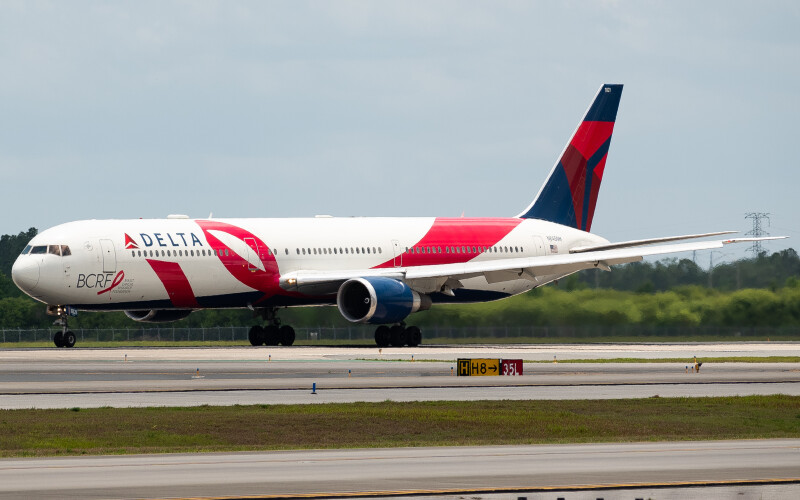 Photo of N845MH - Delta Airlines Boeing 767-400ER at MCO on AeroXplorer Aviation Database