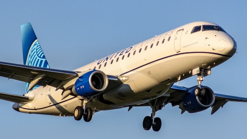 Photo of N613UX - United Airlines Embraer E175 at DCA on AeroXplorer Aviation Database