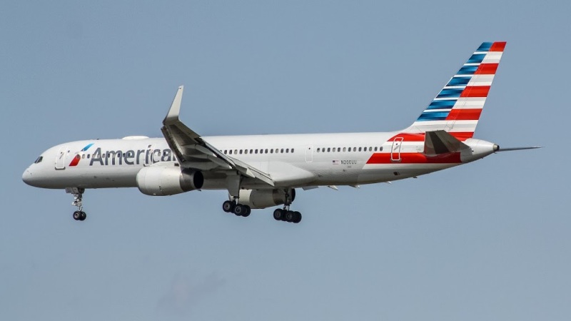 Photo of N200UU - American Airlines Boeing 757-200 at DCA on AeroXplorer Aviation Database