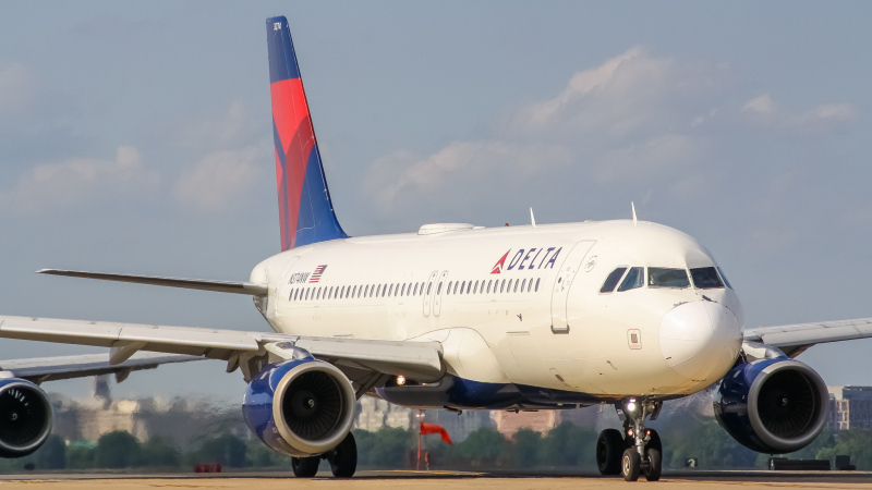 Photo of N374NW - Delta Airlines Airbus A320 at DCA on AeroXplorer Aviation Database