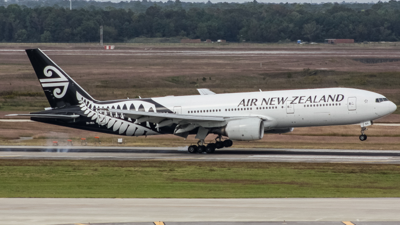 Photo of ZK-OKA - Air New Zealand Boeing 777-200 at IAH on AeroXplorer Aviation Database