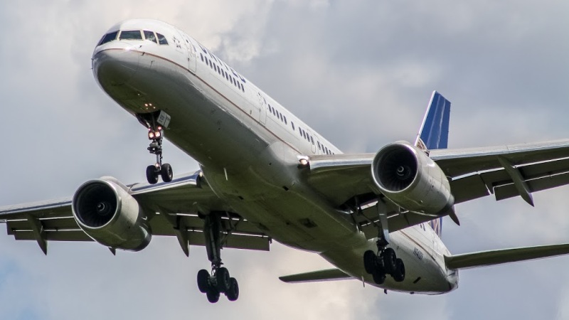 Photo of N14121 - United Airlines Boeing 757-200 at IAD on AeroXplorer Aviation Database