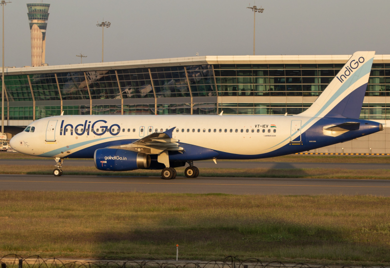 Photo of VT-IEV - Indigo Airbus A320 at DEL on AeroXplorer Aviation Database