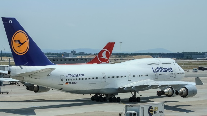 Photo of D-ABVY - Lufthansa Boeing 747-400 at FRA on AeroXplorer Aviation Database