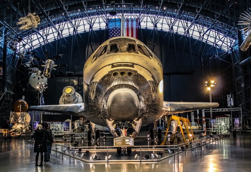 Photo of DISCOVERY - NASA Space Shuttle Discovery at IAD on AeroXplorer Aviation Database