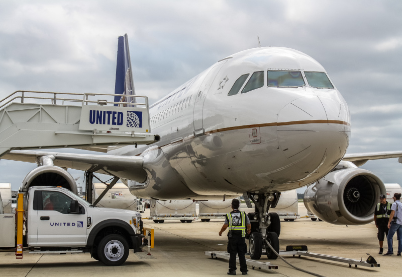 Photo of N428UA - United Airlines Airbus A320 at IAD on AeroXplorer Aviation Database