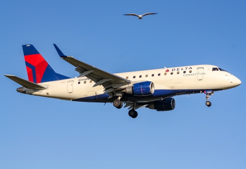 Photo of N880RW - Delta Airlines Embraer E170 at DCA on AeroXplorer Aviation Database