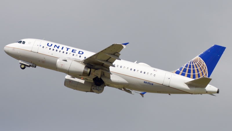Photo of N835UA - United Airlines Airbus A319 at IAH on AeroXplorer Aviation Database