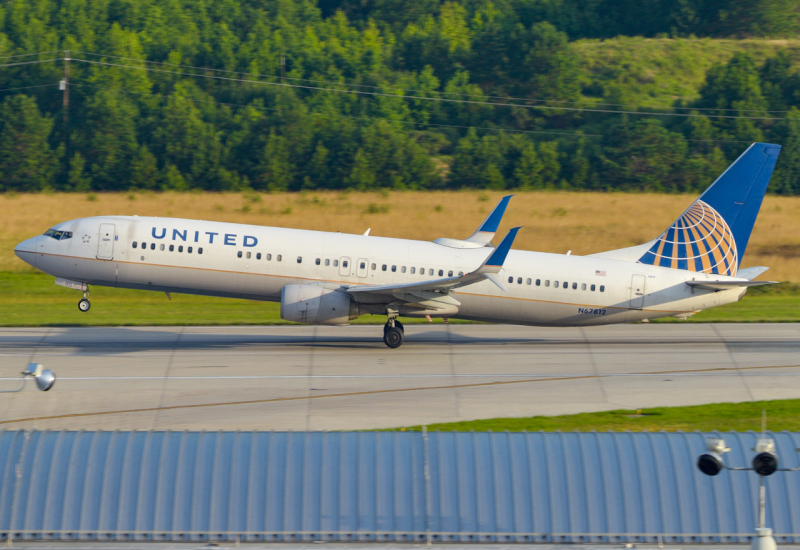 Photo of N67812 - United Airlines Boeing 737-900ER at RDU on AeroXplorer Aviation Database