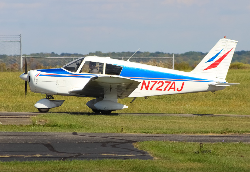 Photo of N727AJ - PRIVATE  Piper PA-28 at I69 on AeroXplorer Aviation Database