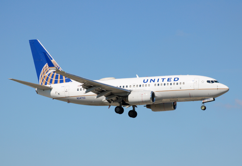 Photo of N24702 - United Airlines  Boeing 737-700 at MIA on AeroXplorer Aviation Database