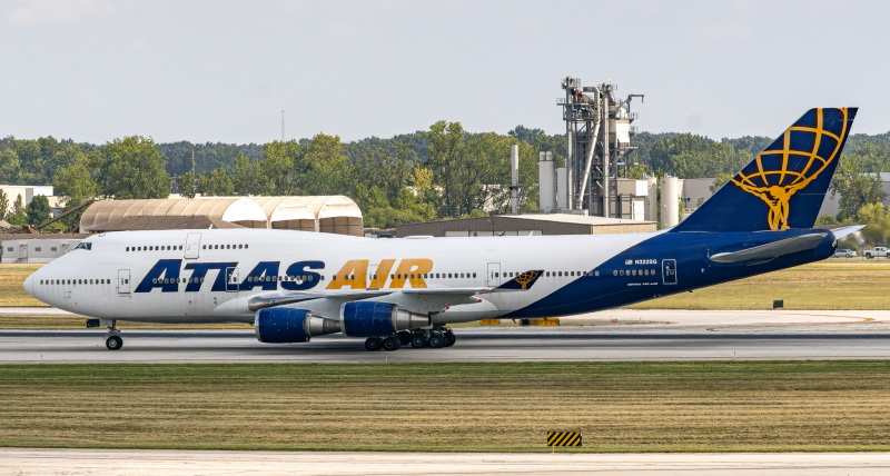 Photo of N322SG - Atlas Air Boeing 747-400 at CMH on AeroXplorer Aviation Database