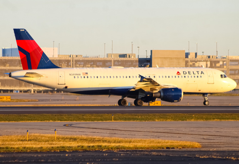Photo of N349NW - Delta Airlines Airbus A320 at CVG on AeroXplorer Aviation Database