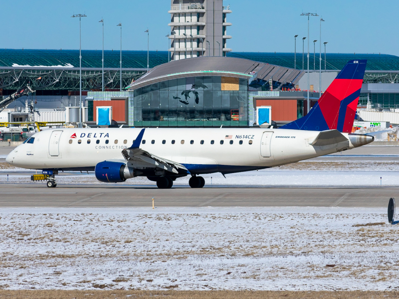 Photo of N614CZ - Delta Airlines Embraer E175 at GRR on AeroXplorer Aviation Database