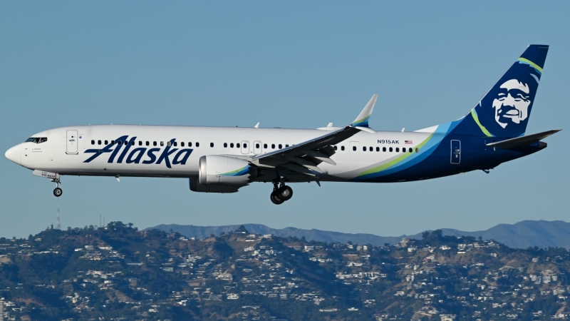 Photo of N915AK - Alaska Airlines Boeing 737 MAX 9 at LAX on AeroXplorer Aviation Database