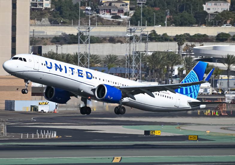 Photo of N24514 - United Airlines Airbus A321NEO at SAN on AeroXplorer Aviation Database