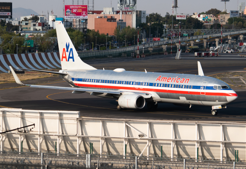 Photo of N921NN - American Airlines Boeing 737-800 at MEX on AeroXplorer Aviation Database